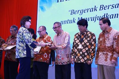 Kemenag Raih Tiga Penghargaan dari KPK