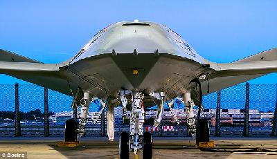 Drone Boeing Ini Akan Mengisi Bahan Bakar Jet Tempur di Udara