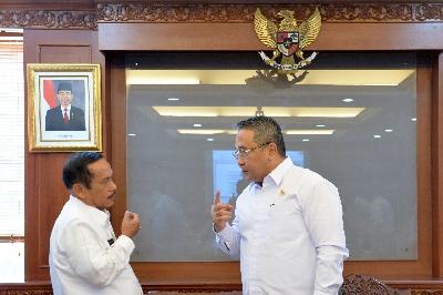 Mendes PDTT Meminta Bupati Sijunjung Percepat Pembangunan Desa