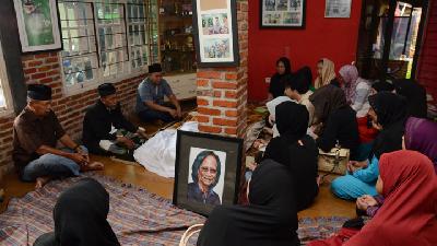 Yon Koeswoyo Meninggal, Triawan Munaf Kehilangan King of Pop