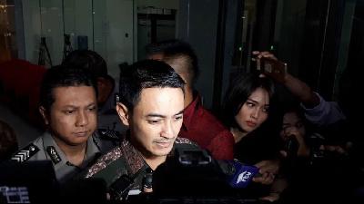 Diperiksa KPK 8 Jam, Zumi Zola Bantah Perintahkan Suap