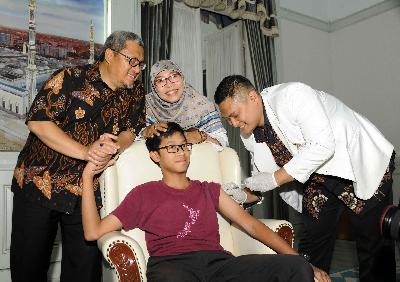 Aher Imbau Warga Tak Ragu Ikut Vaksinasi Difteri