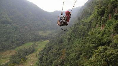 Serunya Menjajal Ayunan Langit di Semarang