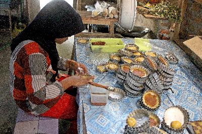 3 Kue Khas Liwa Ini Cocok unt uk Teman Minum Kopi