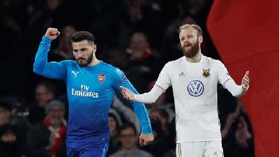 Saat Arsenal Dipaksa Pakai Jersey Away di Kandang Sendiri
