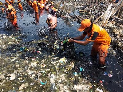 Dituding Jadi Penyumbang Sampah di Muara Angke, Ini Tanggapan Bekasi