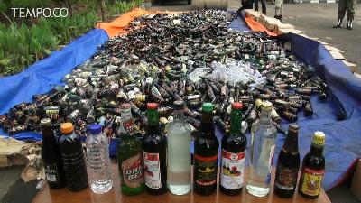 Pemerintah Kota Serang Musnahkan Puluhan Ribu Botol Miras