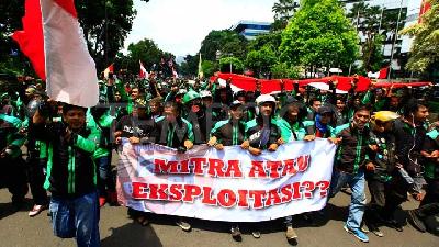 Ojek Online Setuju Aturan Aplikator Jadi Perusahaan Transportasi