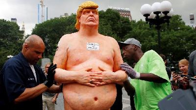 Patung Bugil Trump Siap Dilelang, Berminat?
