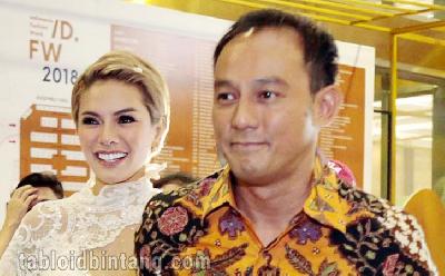 Nikita Mirzani - Dipo Latief Bertikai, Putrinya Kabur dari Rumah