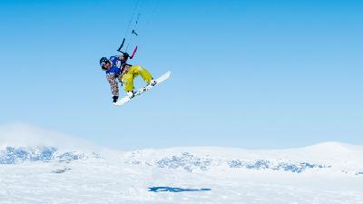 Snowkiting, Olahraga Ekstrem Paling Menantang di Atas Es