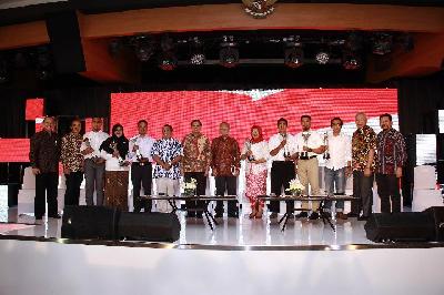 Penghargaan untuk Pembangunan Masyarakat yang Berkesinambungan