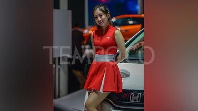 Deretan SPG Cantik dalam IIMS 2018