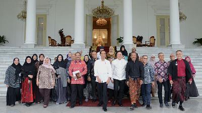 Jokowi Temui Pelaku Bisnis Busana Muslim di Istana