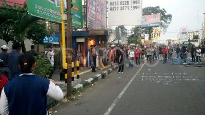 Ada Tulisan Bunuh Sultan di Demo Tolak Bandara NYIA Kulon Progo