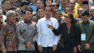 Hadir di Acara Ulama Muda, Jokowi Didampingi Moeldoko dan Teten