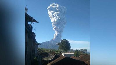 Erupsi Gunung Merapi, Sejumlah Penerbangan Garuda Indonesia Batal