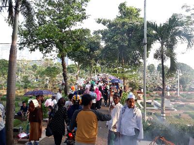 Mendekati Ramadan, Permakaman Karet Bivak d ipadati Peziarah