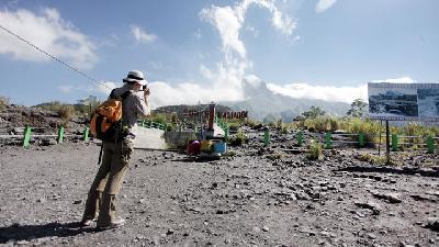Borobudur Terdampak Abu Merapi, Pengusaha Wisata Siapkan Strategi