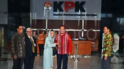 Gaya Para Pejabat Saat Buka Puasa Bersama di KPK