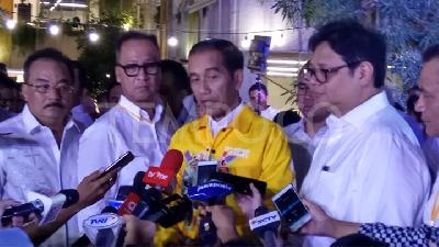 Jelang Pendaftaran Capres, Relawan Deklarasi Jokowi-Airlangga