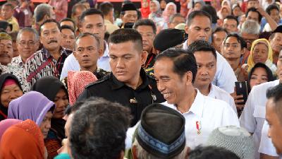 Survei: Jokowi Harus Waspada, Tingkat Kepuasan Publik Menurun