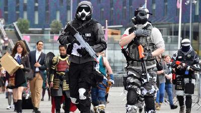 Puluhan Cosplayer Berkumpul di Acara MCM London Comic Con
