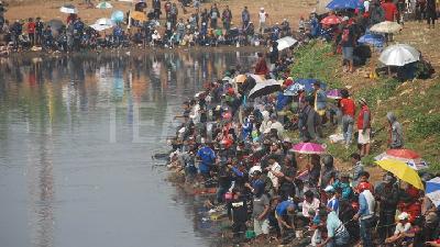 Ribuan Mancing Mania Serbu Sungai Citarum