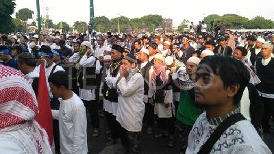 Massa #2019GantiPresiden Nyaris Bentrok dengan Pro Pemerintah
