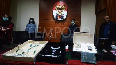 Presiden Jokowi Lapor Gratifikasi Rp 58 Miliar