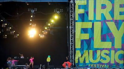 Antusiasme Pengunjung Menghadiri Festival Musik Firefly 2018
