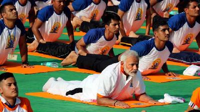 PM Narendra Modi Ikuti Peringatan Hari Yoga Sedunia