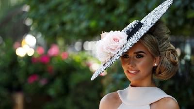 Deretan Bangsawan Cantik dengan Topi Unik dalam Royal Ascot 2018
