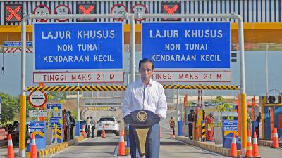 Jokowi Minta Menteri Evaluasi Proyek Infrastruktur