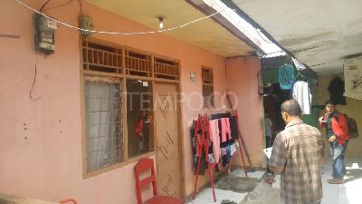 Geledah Rumah Terduga Teroris Depok, Densus 88 Sita Dokumen