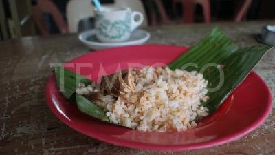 Memulai Hari dengan Menu Simpel, Nasi Kepal ala Kepulauan Riau
