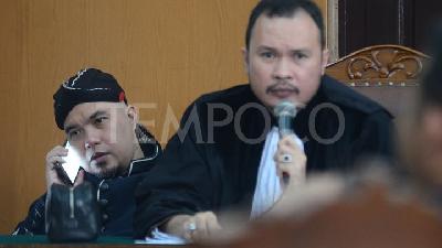 Gaya Ahmad Dhani Jalani Sidang Lanjutan Kasus Ujaran Kebencian