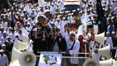 Aksi 67, PA 212 Berunjuk Rasa di Depan Gedung Bareskrim