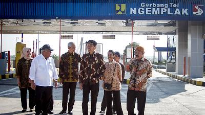 Jokowi Minta Rest Area Jalan Tol Solo - Ngawi Diisi Produk Lokal