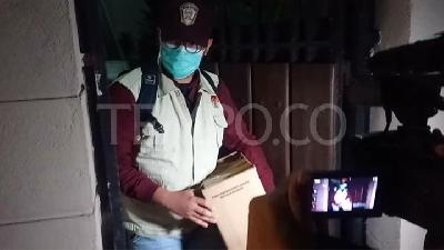 Geledah Rumah Dirut PLN, Penyidik KPK Bawa 3 Koper dan 4 Kardus