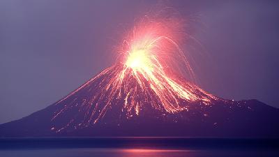 Aliran Lava Pijar Gunung Anak Krakatau Telah Mencapai Laut