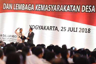 Bank Indonesia Sampaikan Tantangan Menjaga Inflasi kepada Jokowi
