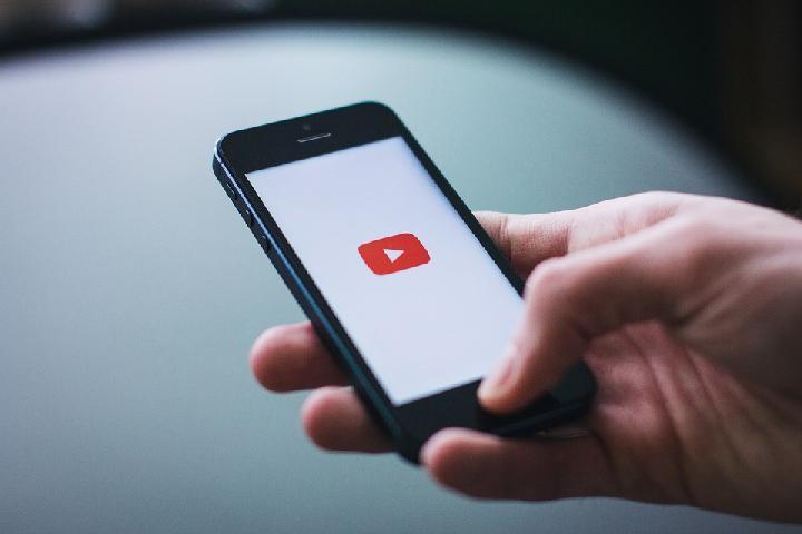 YouTube to Introduce New Age Restrictions for Live Streaming Next Month