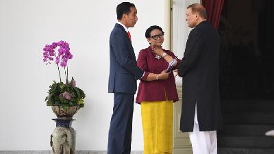 Presiden Jokowi Terima Delapan Dubes LBBP di Istana