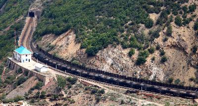 India Bantu Nepal Bangun Jalur Kereta Api Hubungkan Himalaya