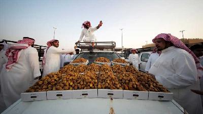 Arab Saudi Gelar Festival Kurma Terbesar di Dunia