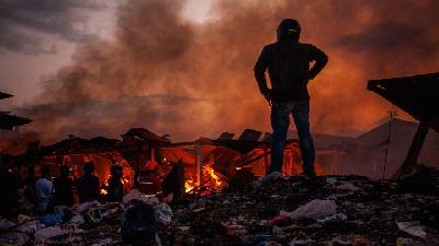 300 Kios di Pasar Gedebage Bandung Ludes Terbakar