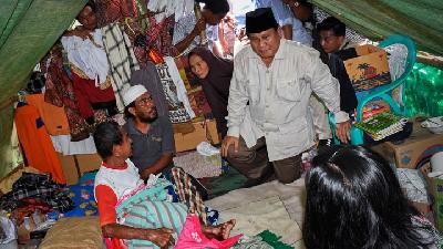 Momen Prabowo Saat Kunjungi Korban Gempa Lombok
