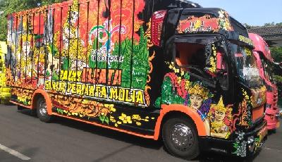 Gaharnya Truk Modifikasi dari Lukisan 3D hingga Ada Minibarnya