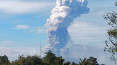 Gempa Palu M7,4 Diduga Picu Letusan Gunung Soputan